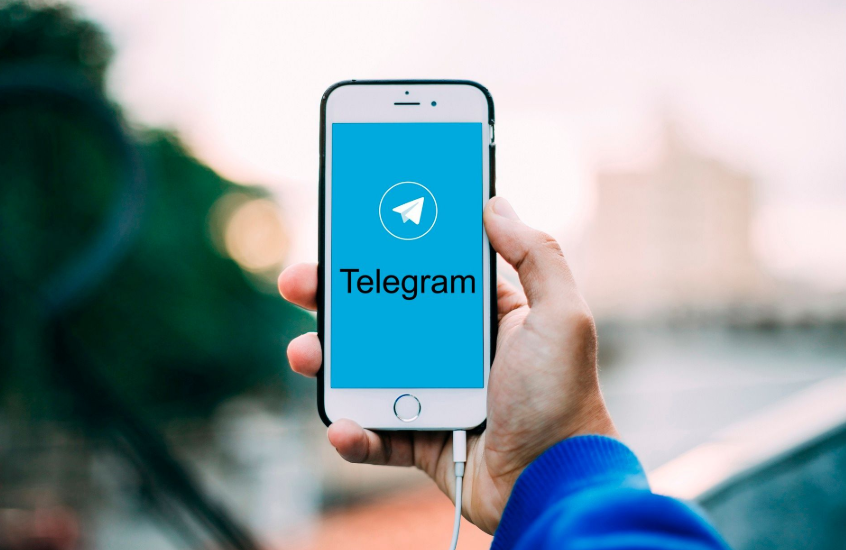 Why Your Next Move Should Be a Telegram Download, Even with WhatsApp Web