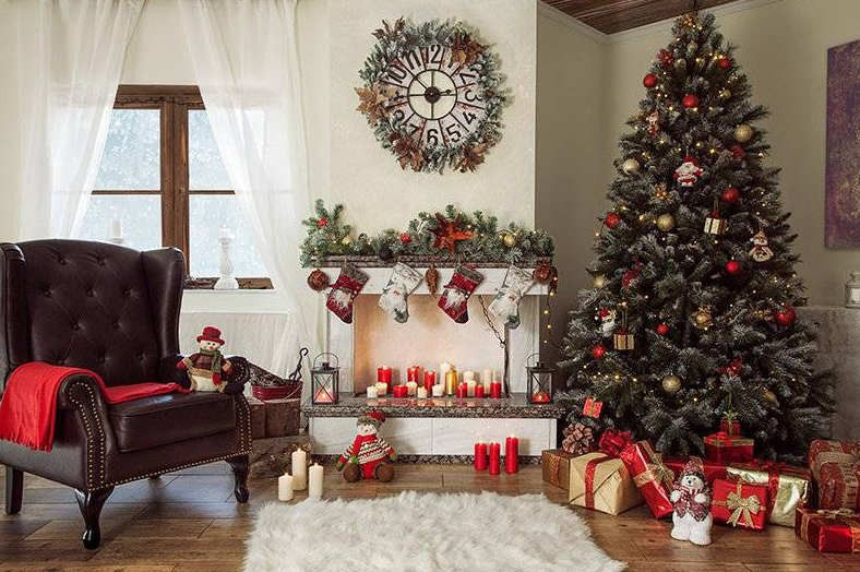 Elegant Light Holders for Christmas: Brighten Up Your Festive Décor